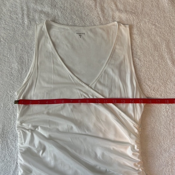 Garnet Hill women’s sleeveless criss-cross v-neck with scrunched sides - Picture 4 of 8